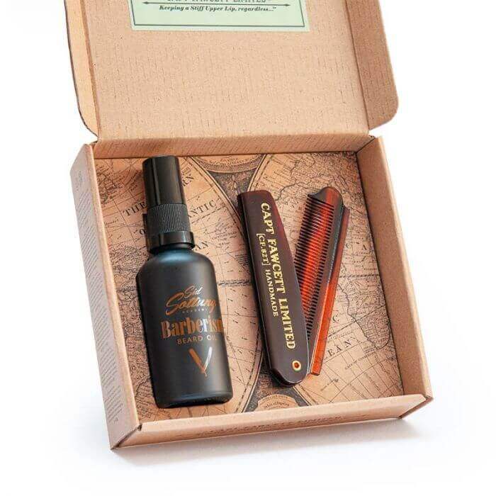 Barzdos aliejaus Barberism ir kišeninių barzdos šukų dovanų rinkinys. Aliejus sudarytas iš vitamino E, saldžiųjų migdolų ir simondsijų aliejų. Barzdos aliejus praturtintas nesenstančiu, elegantišku kvapu.