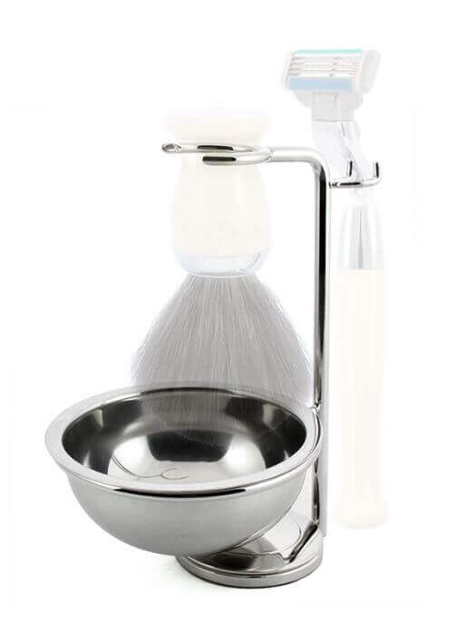 Skustuvo, skutimosi šepetėlio ir dubenėlio stovas visus skutimosi įrankius sudeda į vieną patogią vietą. Nuimamas dubenėlis ypač naudingas norint iš skutimosi muilo sukurti putas, bet taip pat gali būti naudojamas kaip lašų surinkėjas, kai ant stovo pakabintas džiūnantis skutimosi šepetėlis.