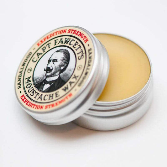 Stiprios fiksacijos ūsų vaškas